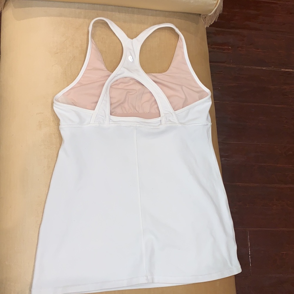 Lululemon white top built-in bra size 8. - Picture 2 of 4